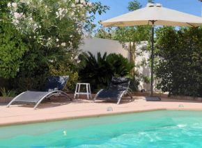 Chambre en Provence dans villa avec piscine
